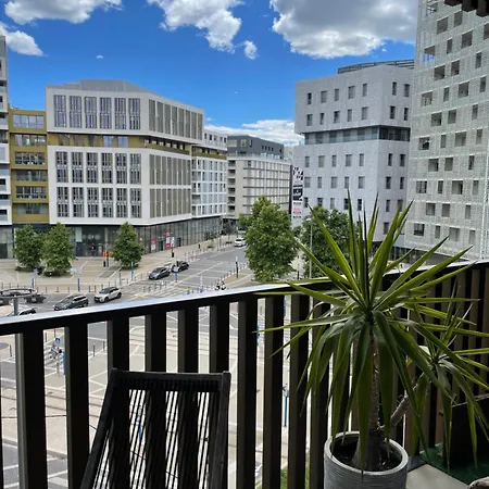 Apparemment 2 Pieces Idealement Place Apartament *